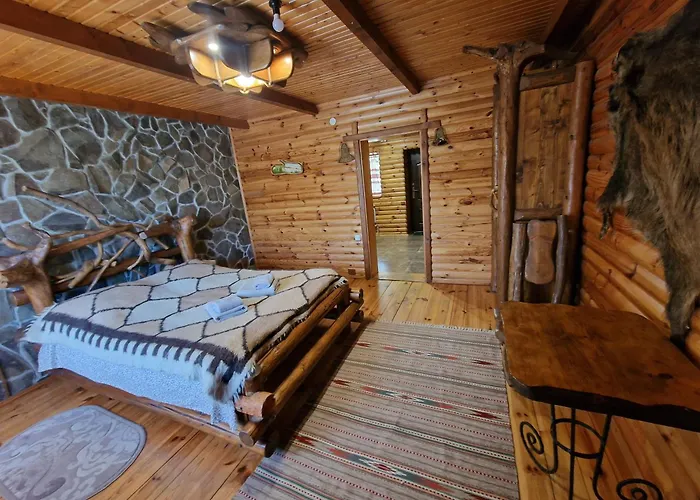 Гуцульська Хата