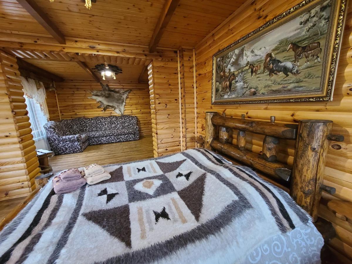 гуцульська хата Hotel