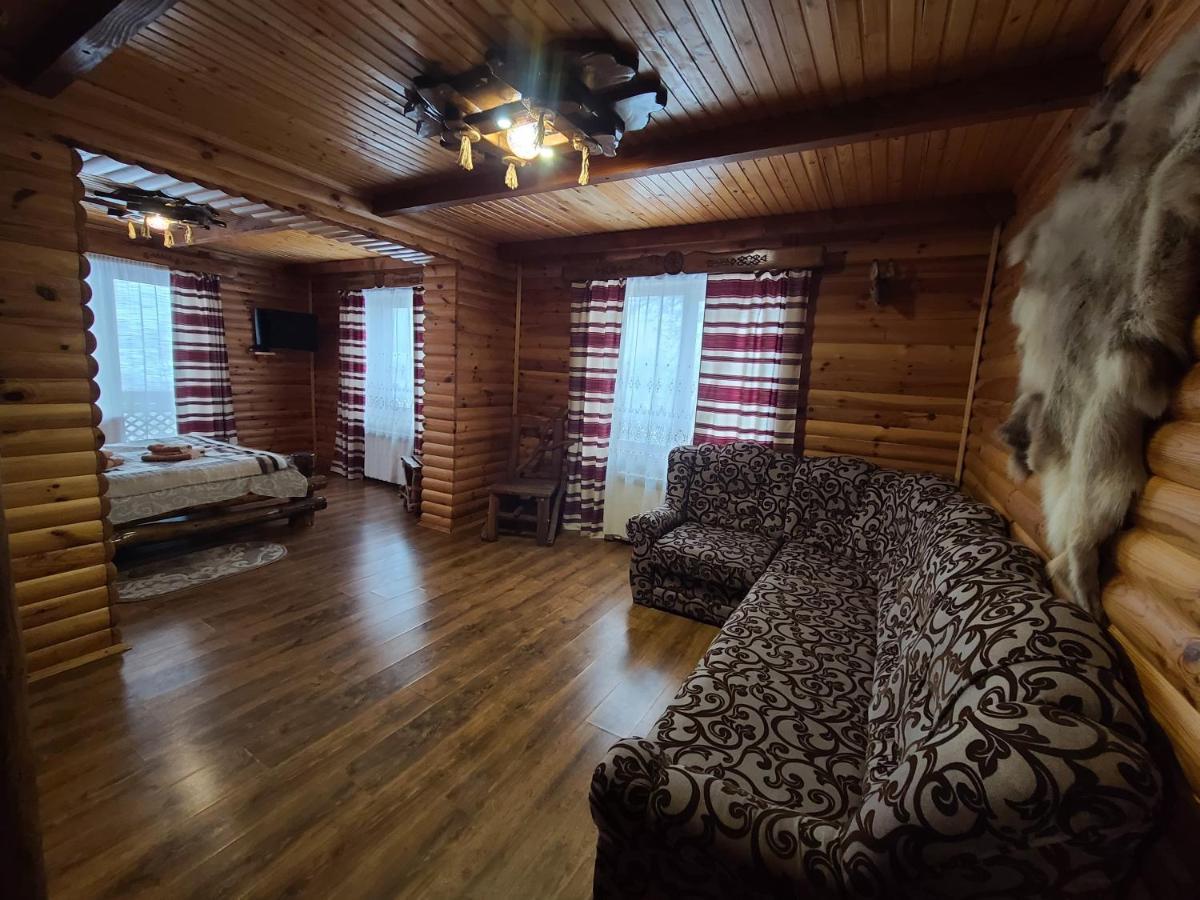 гуцульська хата Hotel