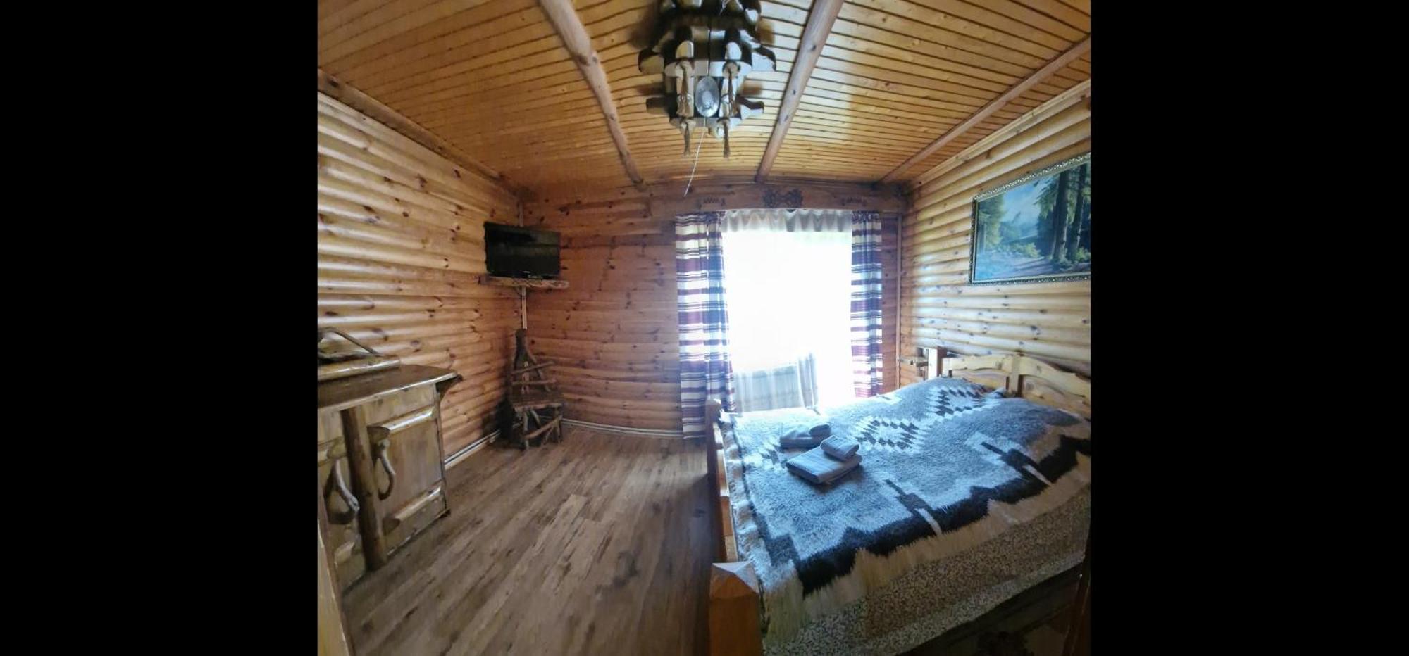 гуцульська хата Hotel 2*