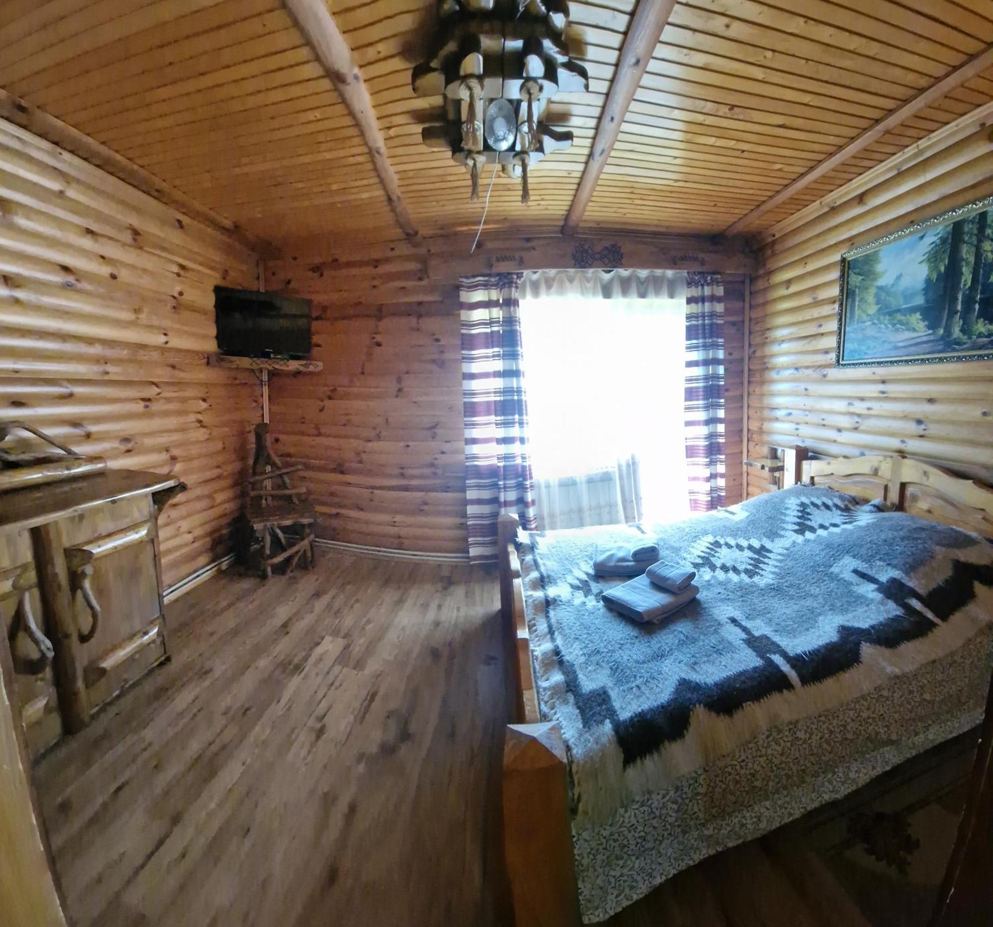 гуцульська хата Hotel