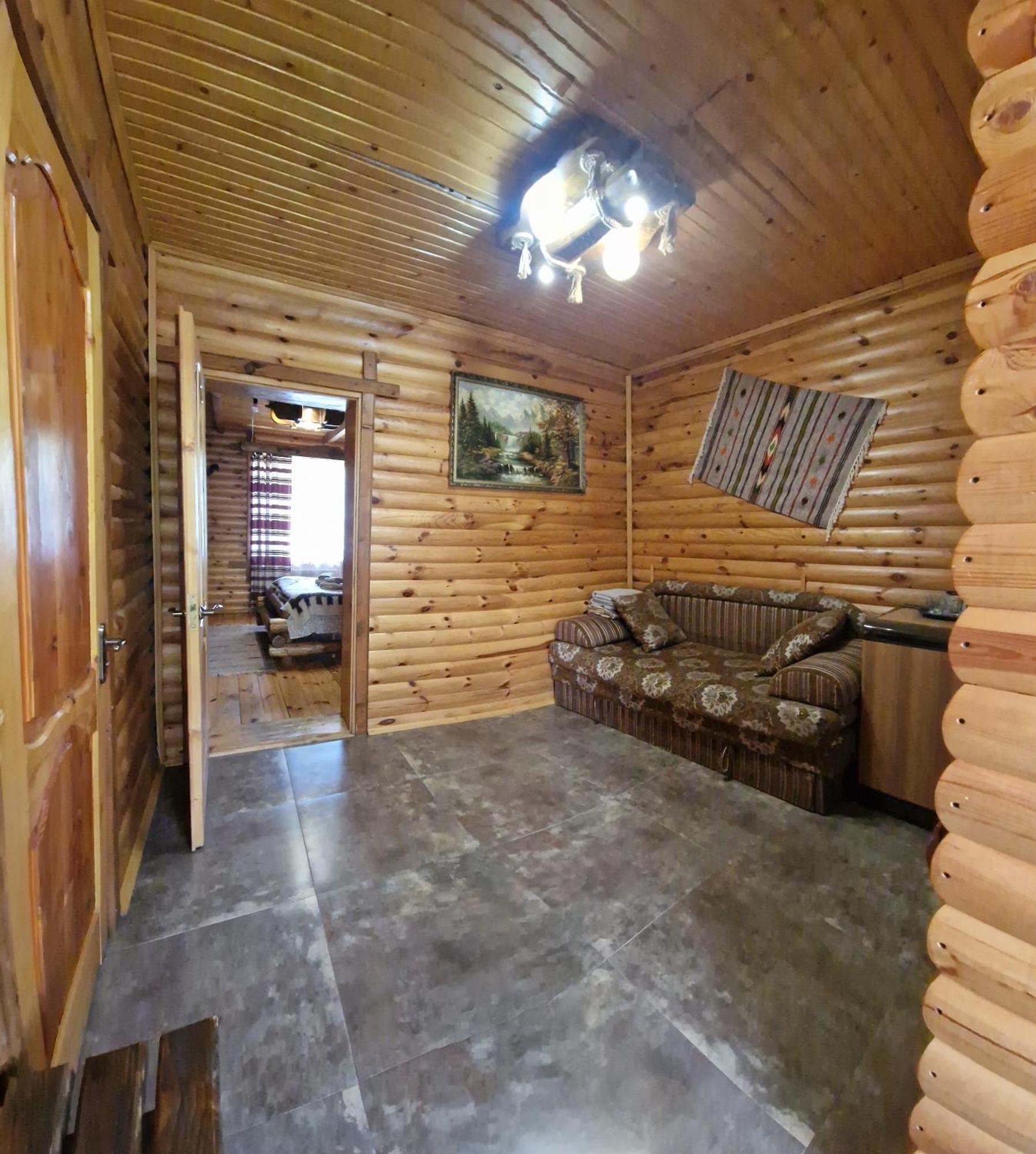 Hotel гуцульська хата 2*