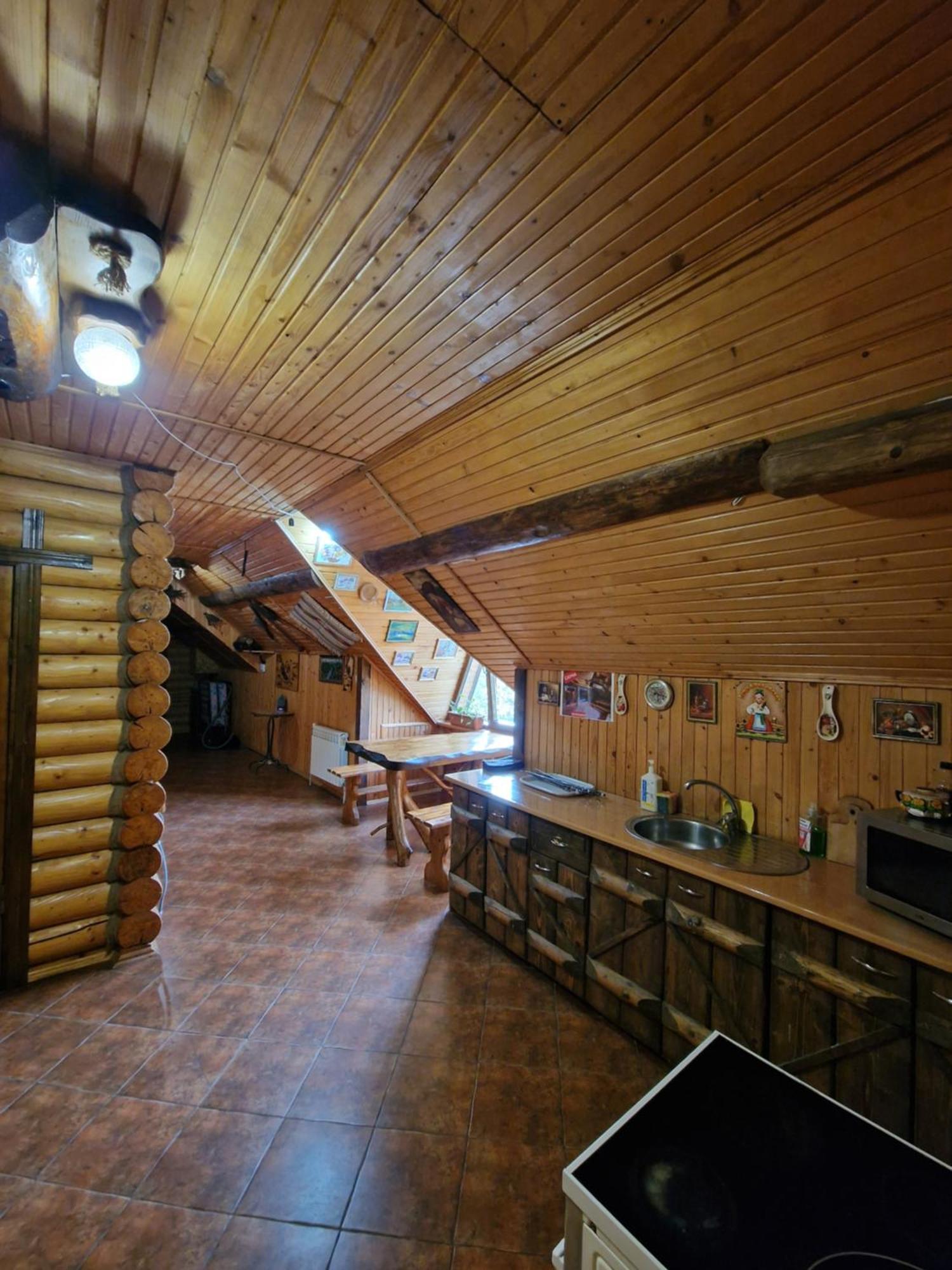 Hotel гуцульська хата 2*