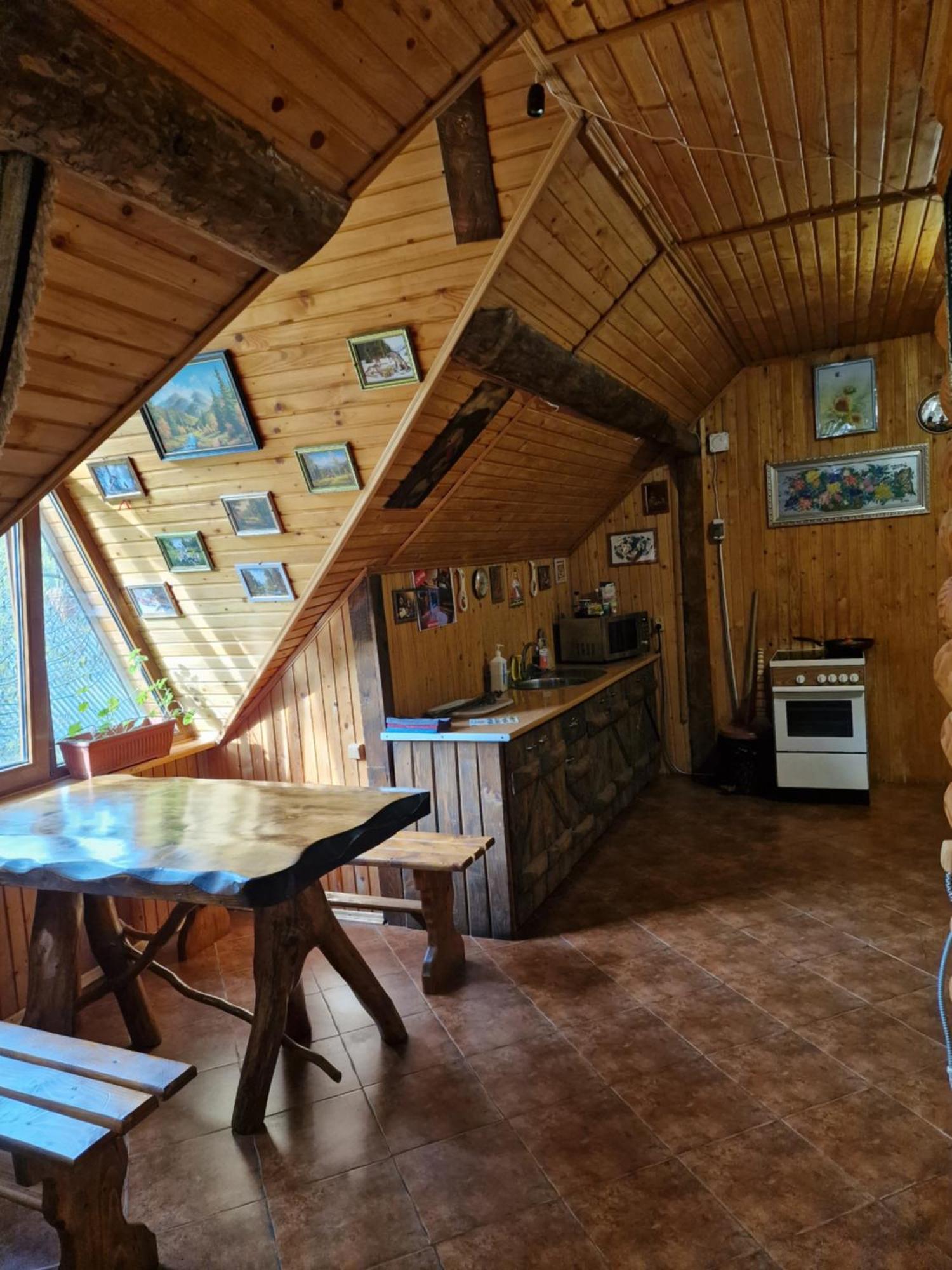 Hotel гуцульська хата